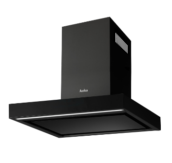 Czarny okap kuchenny z logo \'Amica\' na przedniej części, z prostokątnym kominem i płaską powierzchnią dolną z wbudowanym oświetleniem.