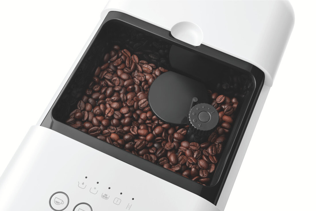 Ekspres SMEG BCC11WHMEU 18 cm szerokości Świeże mielenie ziaren Wbudowany młynek Regulacja stopnia mielenia dopasowanie intensywność smak preferencje upodobania