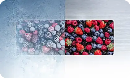 Obraz przedstawia zamrożone jagody po lewej stronie i świeże jagody po prawej stronie. Tło jest w odcieniach niebieskiego i srebrnego.