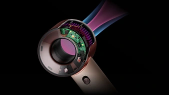 Elementy budowy i technologii pokazane w okrągłej obudowie suszarki emitującej strumień powietrza.