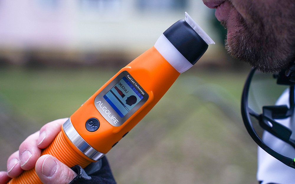 Alkomat ALCOLIFE F7 Bezustnikowy pomiar higiena ekonomia badania