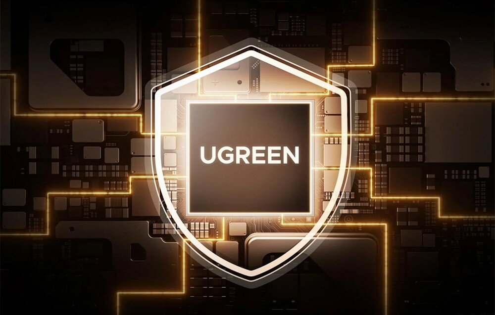 Stacja dokująca UGREEN Maxidok U712 Logo Ugreen na procesorze wewnątrz tarczy ochronnej, umieszczonej na ciemnej płycie głównej z podświetleniem.