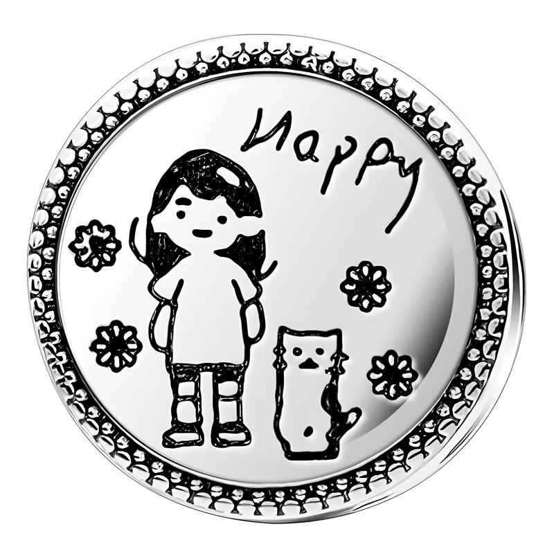 Okrągły charms z rysunkiem dziewczynki i kota, otoczony ozdobnym brzegiem. Na górze widoczny jest napis \'Happy\'.
