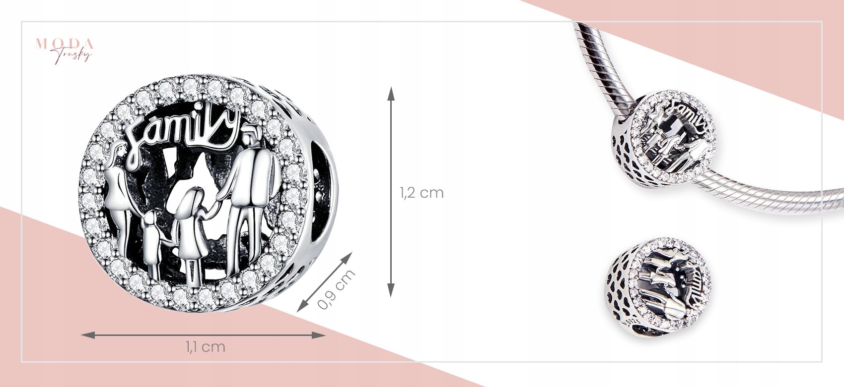 Zawieszka charms z napisem \'family\' otoczona cyrkoniami, przedstawiająca sylwetki czterech osób. Wymiary zawieszki to 1,1 cm na 1,2 cm na 0,9 cm.