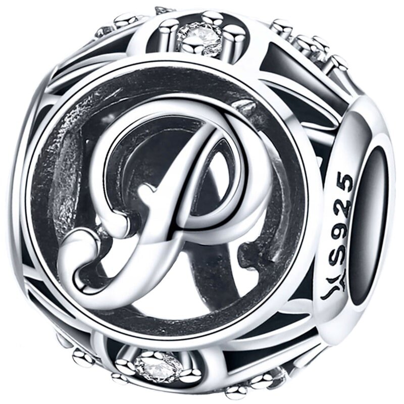 Srebrna zawieszka charms z literą \'P\' i oznaczeniem \'S925\'. Zawieszka ozdobiona jest małymi kamieniami.
