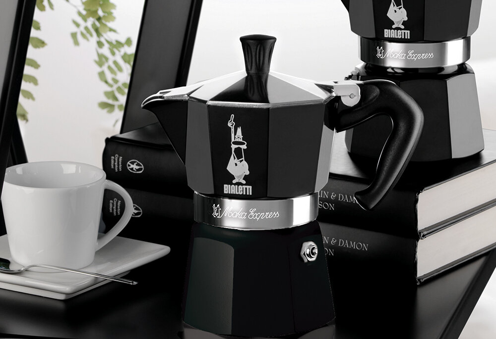 Kawiarka BIALETTI Moka Express 6 TZ Czarny 300 ml Wygoda użytkowania pokrycie rączka uchwyt z wytrzymałego nylonu Nie nagrzewają się komfortowe korzystanie