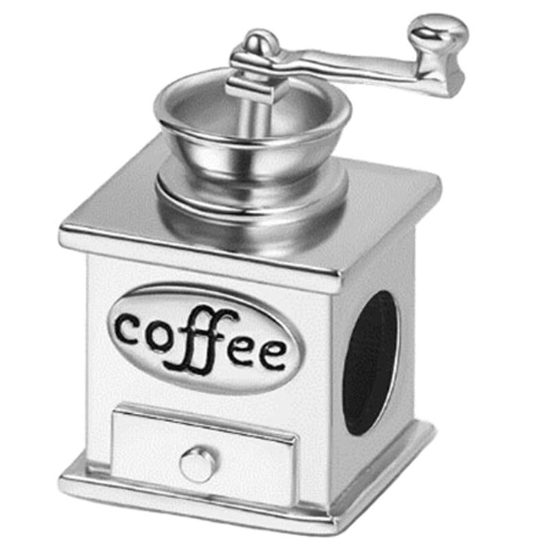 Srebrny charms w kształcie młynka do kawy z napisem \'coffee\' na przodzie. Młynek ma ruchomą korbkę i mały szufladkowy element na dole.
