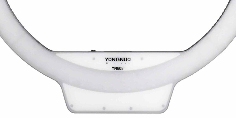Lampa pierścieniowa LED YONGNUO YN608 608 wydajnych diod LED, kształt pierścienia, CRI na poziomie 95+, Stała temperatura barwowa 5600 K