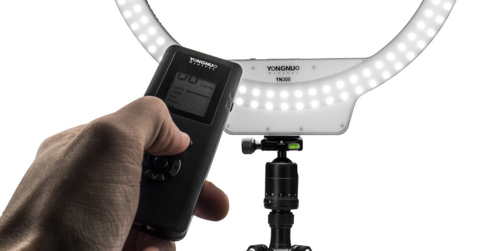 Lampa pierścieniowa LED YONGNUO YN608 bezprzewodowego pilota, wyświetlaczem LCD, przyciskami, moduł Bluetooth, aplikacji mobilnej