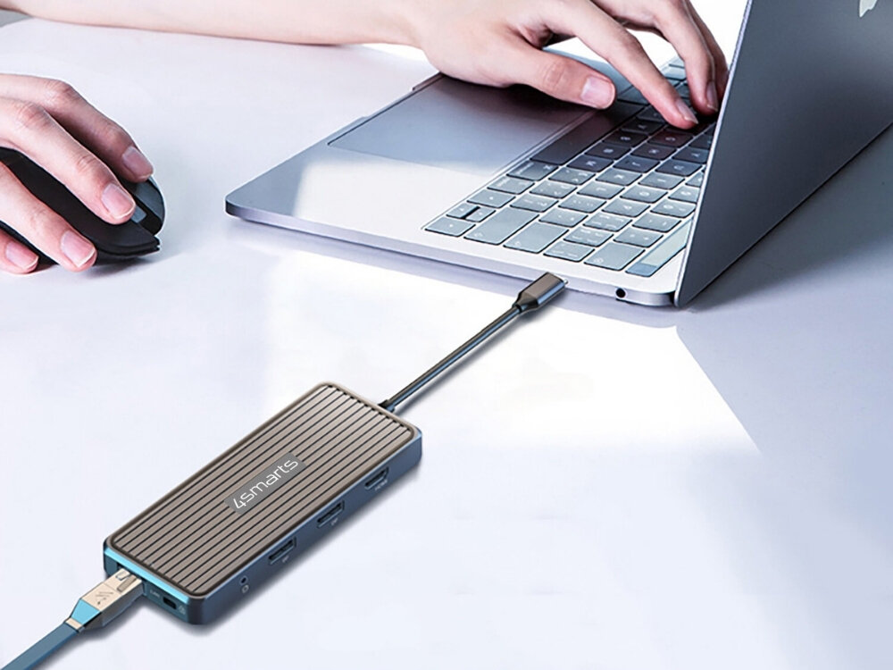 Stacja dokująca 4SMARTS SmartDock 11w1 stacja podłączona do laptopa na biurku