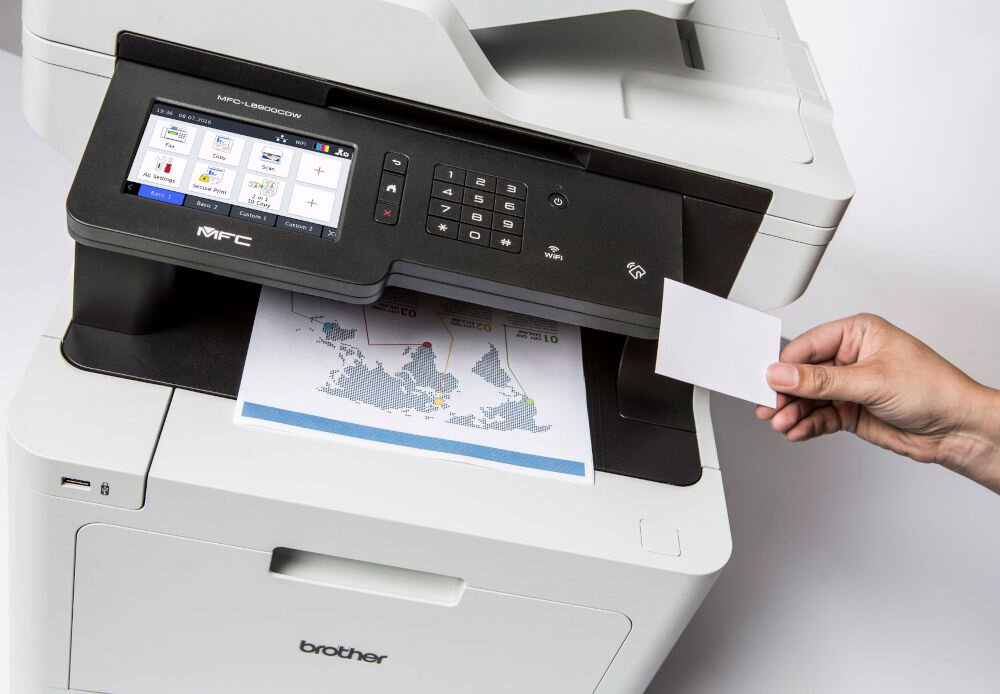 Urządzenie wielofunkcyjne BROTHER MFC-L8900CDW Druk w kolorze, Automatyczny druk dwustronny, Wi-Fi zbliżenie na wyświetlacz i przykładaną kartę NFC kolorowy ekran dotykowy przekątna monitorowanie statusu prosta przejrzysta obsługa urządzenia