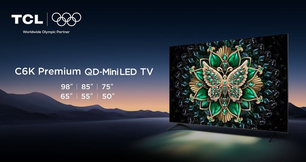 Telewizor TCL 65C6K - Telewizor stojący po skosie na pustyni
