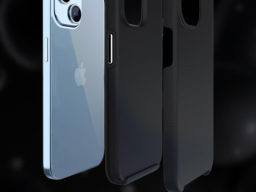 Obraz przedstawia trzy etapy zakładania czarnego etui na przezroczysty telefon z logo jabłka. Etui ma wycięcia na aparat i przyciski boczne.