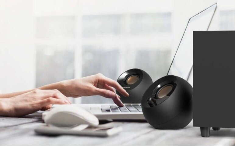 Głośniki CREATIVE Pebble Plus 2.1 szerokie pasmo przenoszenia mocny dźwięk