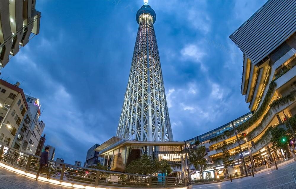 Kamera sferyczna INSTA360 X5 zdjęcie w mieście   