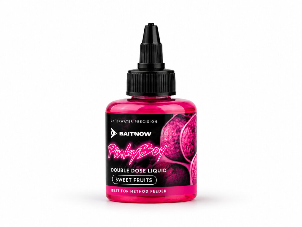 Butelka z różowym płynem o nazwie \'Pinky Boy\' z etykietą zawierającą teksty: \'UNDERWATER PRECISION\', \'BAITNOW\', \'DOUBLE DOSE LIQUID\', \'SWEET FRUITS\', \'BEST FOR METHOD FEEDER\'.
