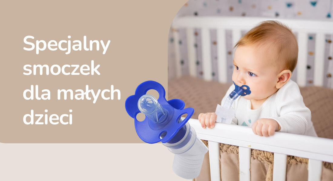 Na obrazie widoczny jest niemowlak w łóżeczku z niebieskim smoczkiem w ustach. Obok znajduje się napis: \'Specjalny smoczek dla małych dzieci\'.
