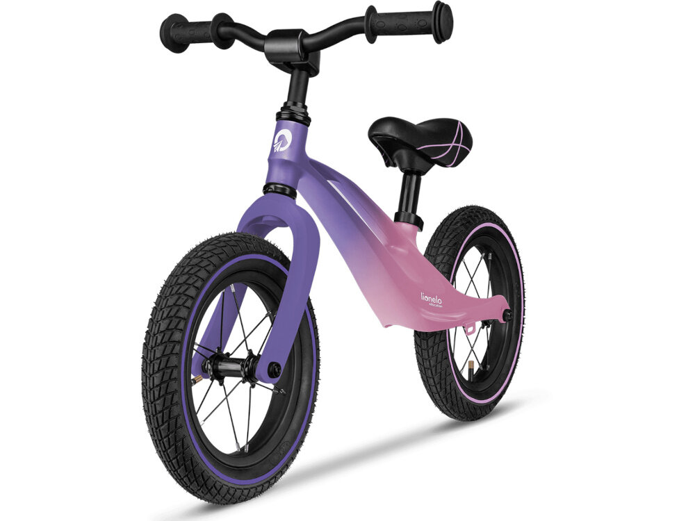 Rowerek biegowy LIONELO Bart Air Różowo-fioletowy rowerek na białym tle widoczny od przodu pod skosem wsparcie w nauce równowagi i koordynacji ruchowej u dzieci w wieku od 2 do 6 lat rozwój zdolności motorycznych w naturalny sposób lekka konstrukcja regulowane elementy rośnie razem z dzieckiem rozwój koordynacji ruchowej i samodzielności