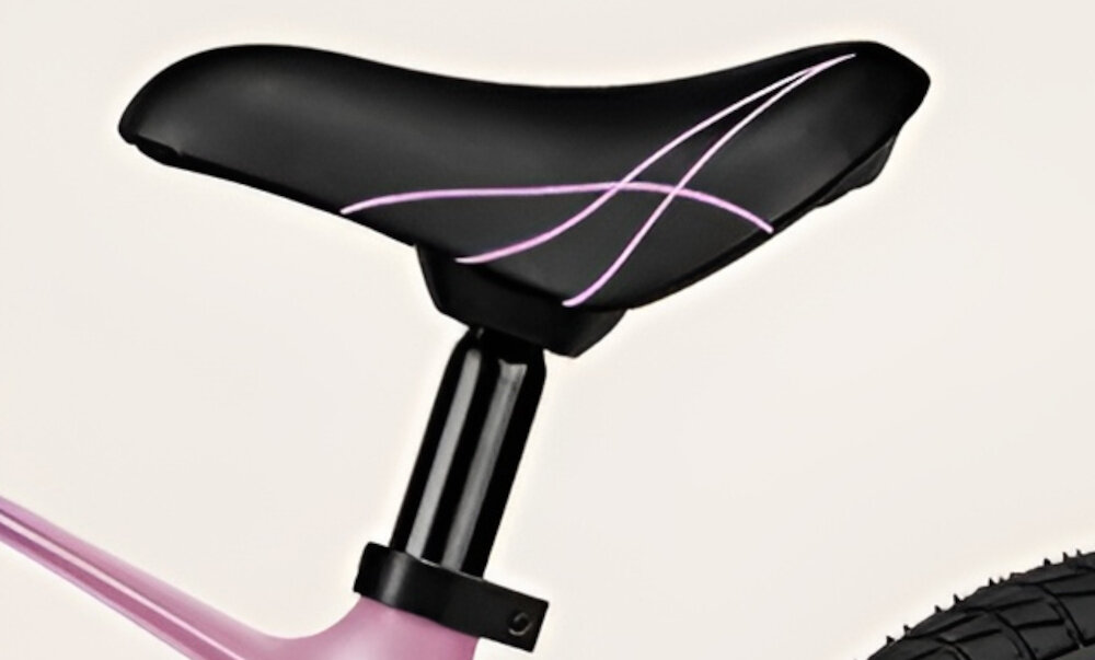 Rowerek biegowy LIONELO Bart Air Różowo-fioletowy zbliżenie na siodełko siodełko pokryte eko skórą miękkie i łatwe do utrzymania w czystości regulacja wysokości w zakresie od 38 do 45 cm stabilnie oprzeć stopy o podłoże maksymalne obciążenie do 30 kg