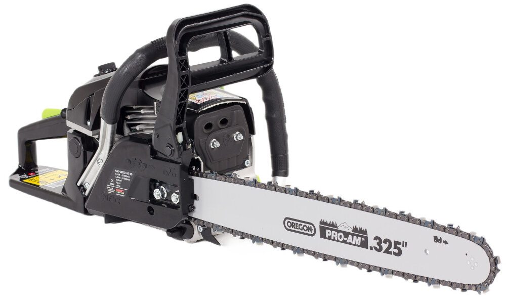 Na zdjęciu znajduje się piła spalinowa z widocznym prowadnikiem łańcucha z napisem \'OREGON PRO-AM .325\'.