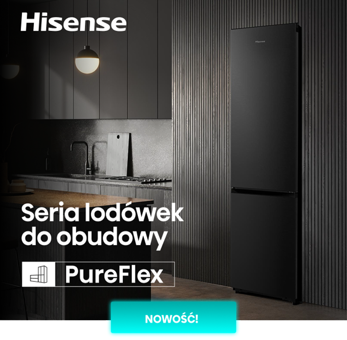 Czarna lodówka w nowoczesnej kuchni z tekstem: \'Seria lodówek do obudowy PureFlex\'. Logo \'Hisense\' widoczne w górnym rogu, na dole napis \'NOWOŚĆ!\'.