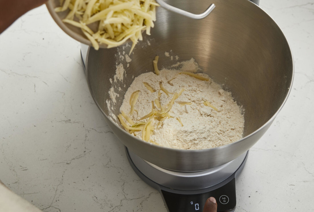 Robot kuchenny planetarny KENWOOD KHC29A.X0SI Prospero+ (1000W) z wagą, blenderem kielichowym i maszynką do mięsa Misa robocza pojemnosc 4,3 l 1,5 kg 900 g