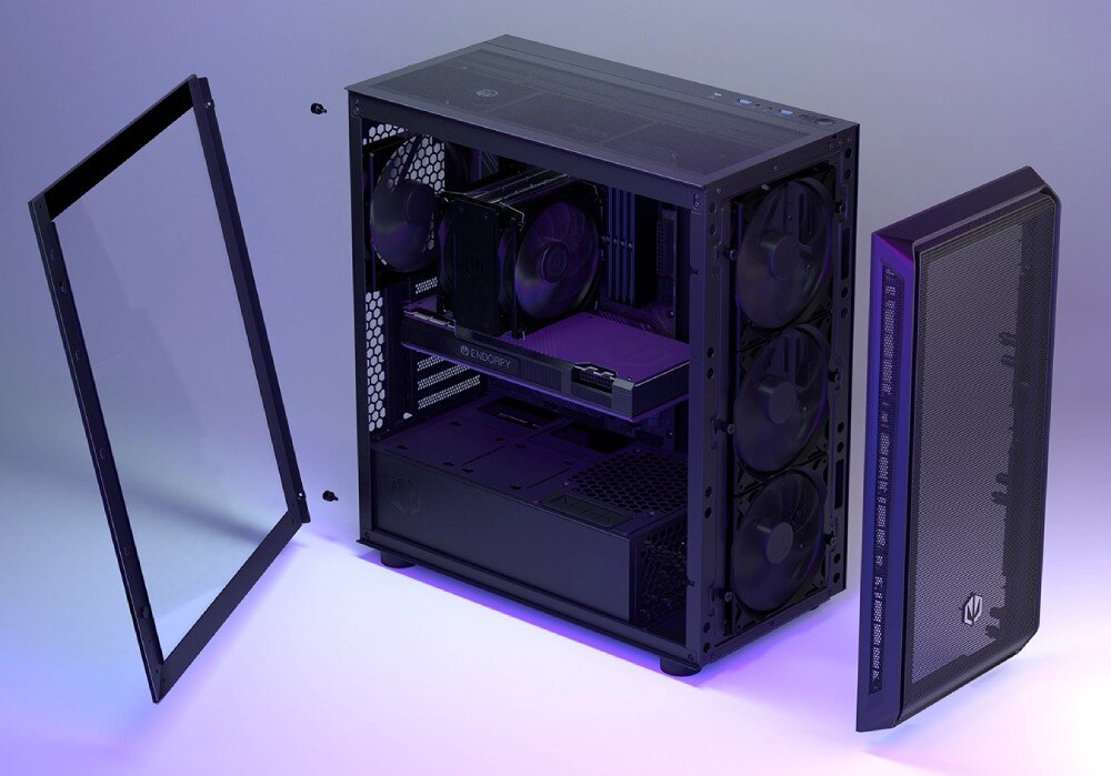 Komputer MAD DOG ENDORFY700AIR-A02WB32WH Obudowa komputera stacjonarnego zdemontowana z przednim panelem, pokazująca trzy duże wentylatory z podświetleniem RGB oraz jeden tylny wentylator. Tło utrzymane w odcieniach niebieskiego, przeznaczenie, cechy, zalety