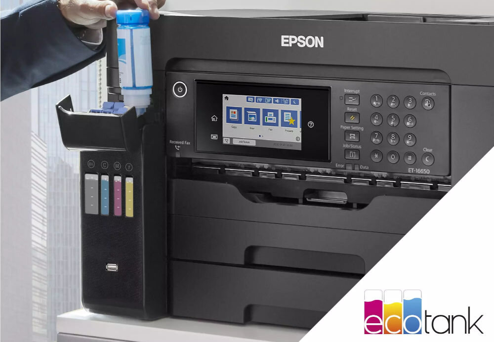 Urządzenie wielofunkcyjne EPSON EcoTank L15150 Druk w kolorze, Automatyczny druk dwustronny, Wi-Fi prezentacja urządzenia na szafce uzupełnianie atramentu ecotank system bez kartridży redukcja odpadów pojemniki na atrament