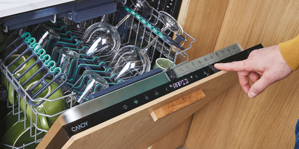 ZMYWARKA CANDY CS 6B4S1PMA panel front uchylone drzwiczki Automatyczne otwieranie drzwi naturalne suszenie cyrkulacja powietrza optymalne suszenie