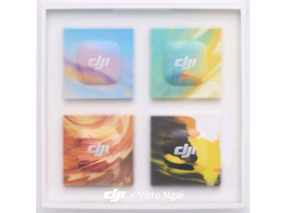 Osłona magnetyczna DJI Time Series do Mic Mini 2 (4 szt.) Cztery grafiki o kwadratowym kształcie umieszczone w etui. Przedstawiają one barwne, malarskie ilustracje w stylu eterycznym, wygląd, kompatybilność, waga