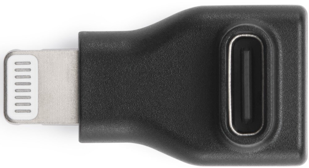 Adapter USB-C - Lightning DJI Mic Series Mobile Adapter z widocznym złączem Lightning po lewej stronie oraz gniazdem USB-C po prawej, przedstawiony w widoku od góry na białym tle, zastosowanie, podłączenie, kompatybilność