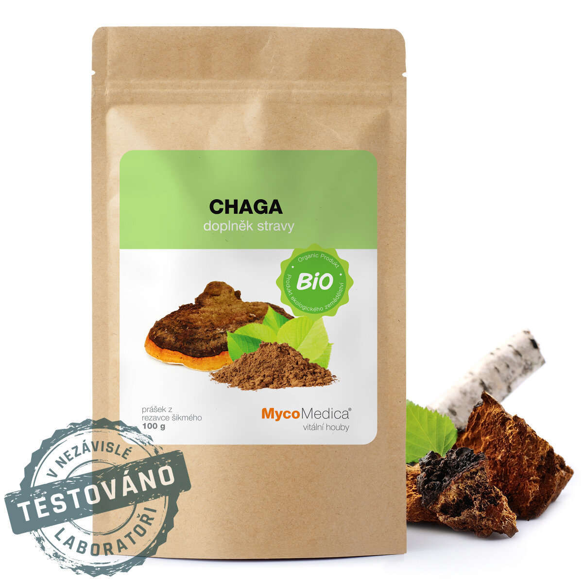 Opakowanie produktu z etykietą \'CHAGA doplněk stravy\' oraz logo \'BIO\'. Widoczny jest także napis \'MycoMedica vitální houby\' i pieczęć \'NEZÁVISLE TESTOVÁNO\'.