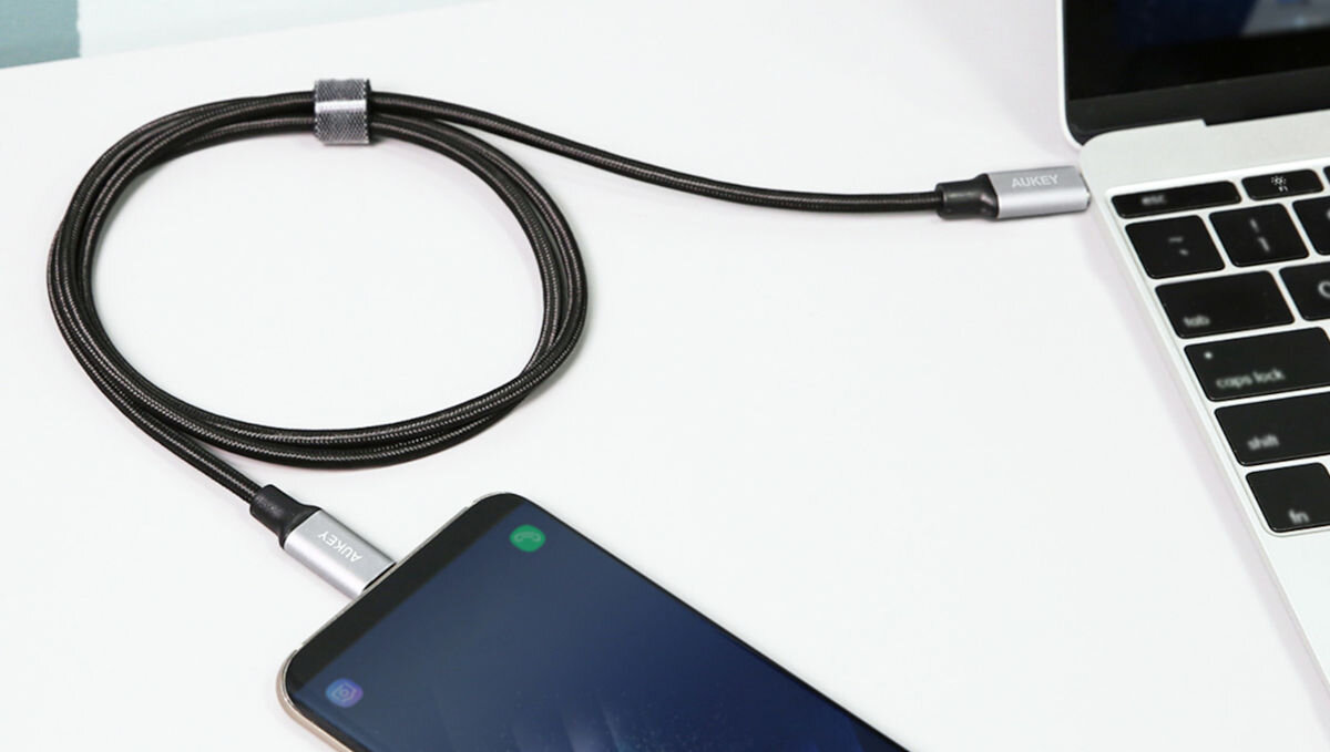 Kabel USB - USB-C AUKEY 1 m szybkie ładowanie smartfonów tabletów laptopów latarek kamer inteligentnych zegarków Power Delivery 60 W