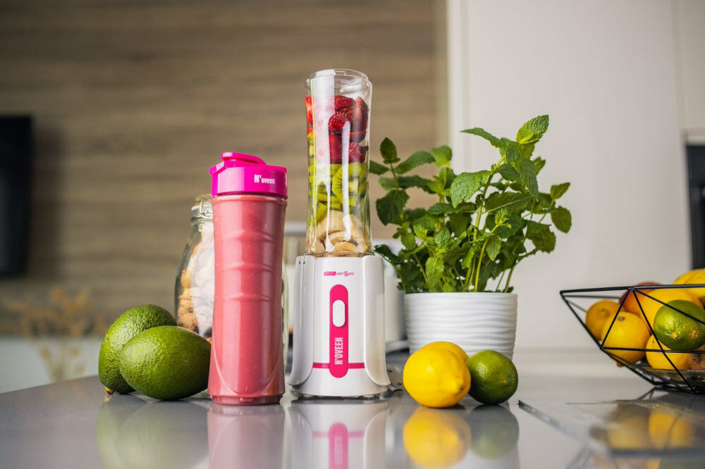 Blender kielichowy NOVEEN Sport Mix & Fit SB220 Czerwony 2 butelki ergonomiczny ksztalt uchwyt