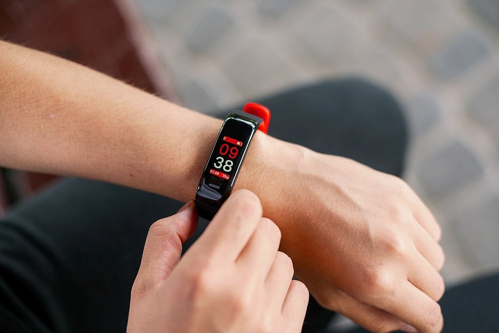 Smartband GARETT Fit 11 wyswietlacz ekran kolorowy