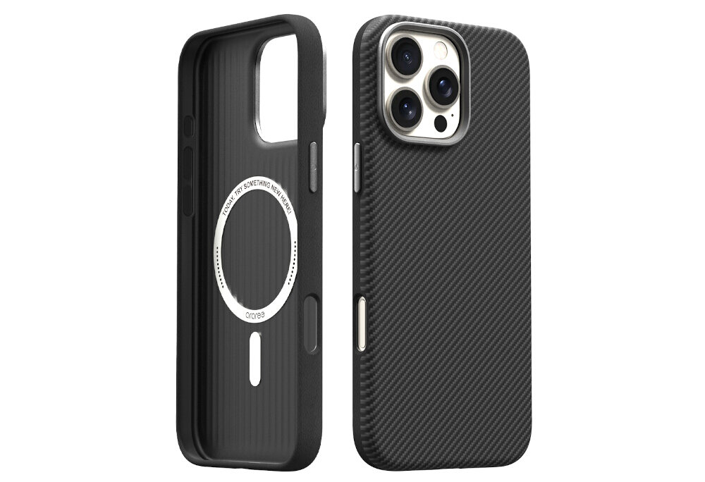 Obraz przedstawia czarne etui na telefon z teksturą przypominającą włókno węglowe. Wewnątrz etui widoczny jest okrągły element z napisem \'DESIGN MY SOMETHING NEW DESIGN\'.