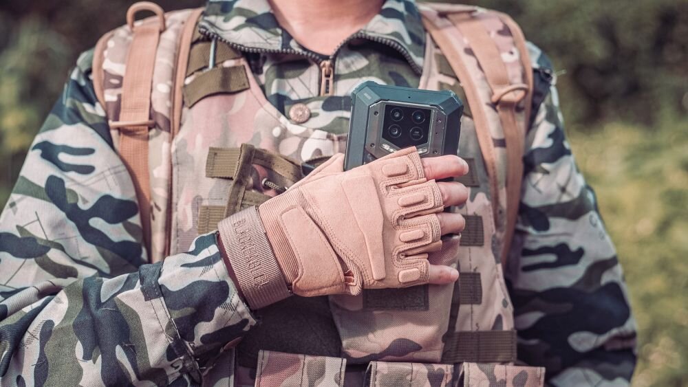 Smartfon OUKITEL WP15  ekran bateria aparat procesor ram pamięć pojemność rozdzielczość zdjęcia filmy opis dane cechy blokady system łączność wifi bluetooth obudowa szkło odporność porty muzyka transfer sieć przekątna matryca waga czujniki