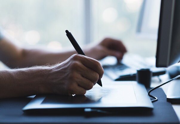 Tablet graficzny – co to jest? Do czego służy?
