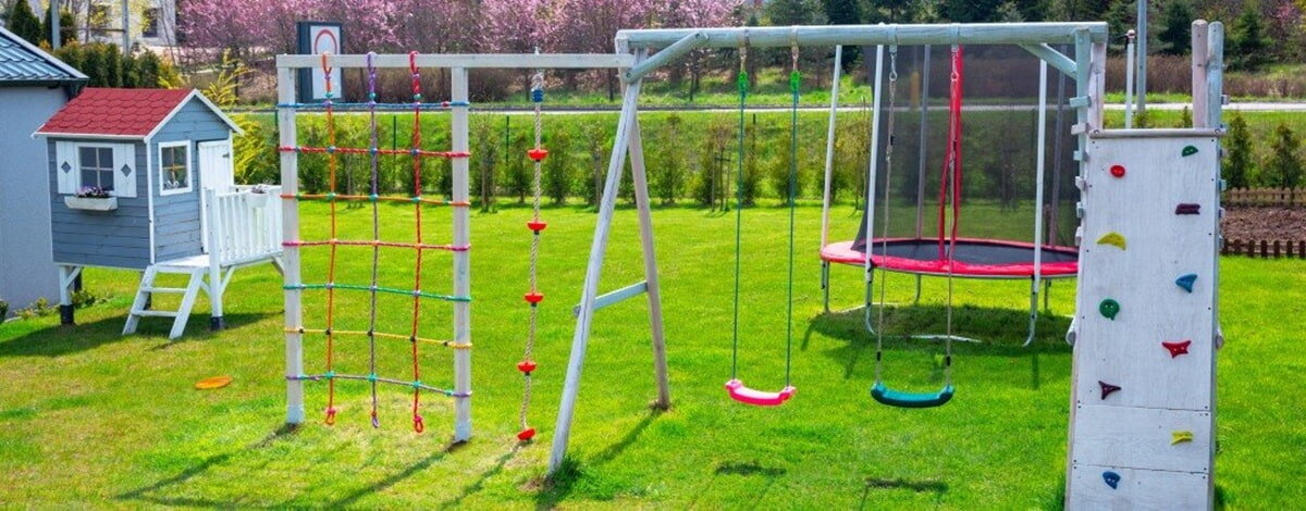 Atrakcje do ogrodu dla dzieci – stwórz domowy plac zabaw