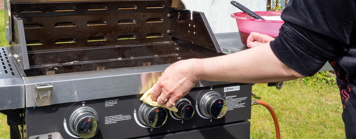 Czyszczenie grilla gazowego – jak poprawnie czyścić grill?