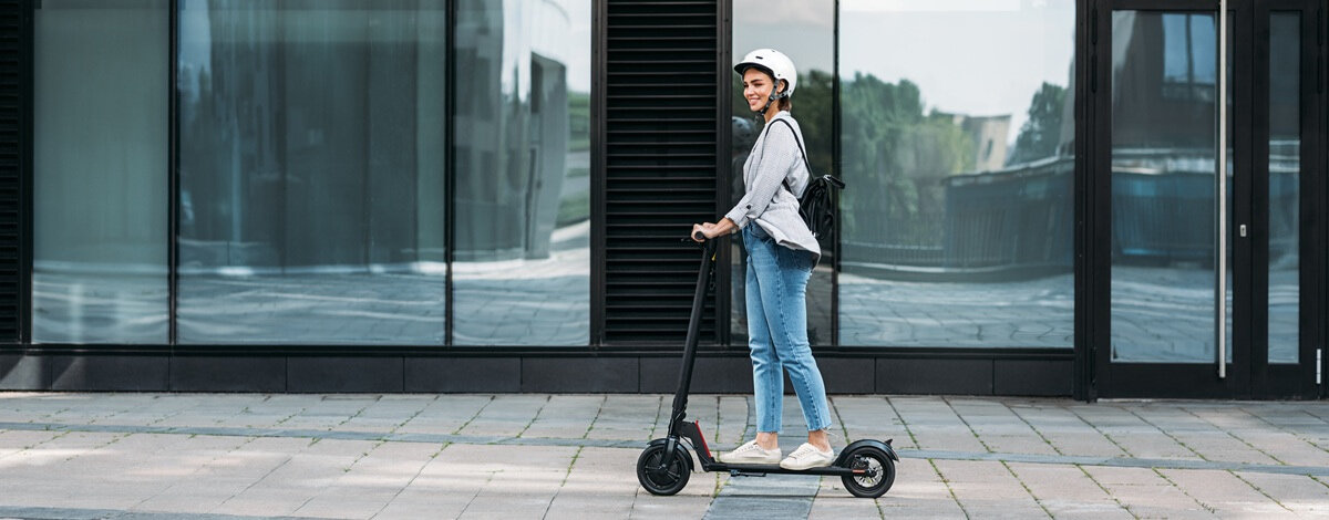 Hulajnoga elektryczna – przepisy i zasady bezpiecznej jazdy