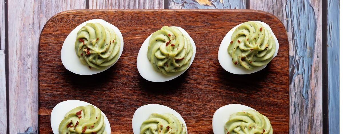 jajka z awokado i chrzanem