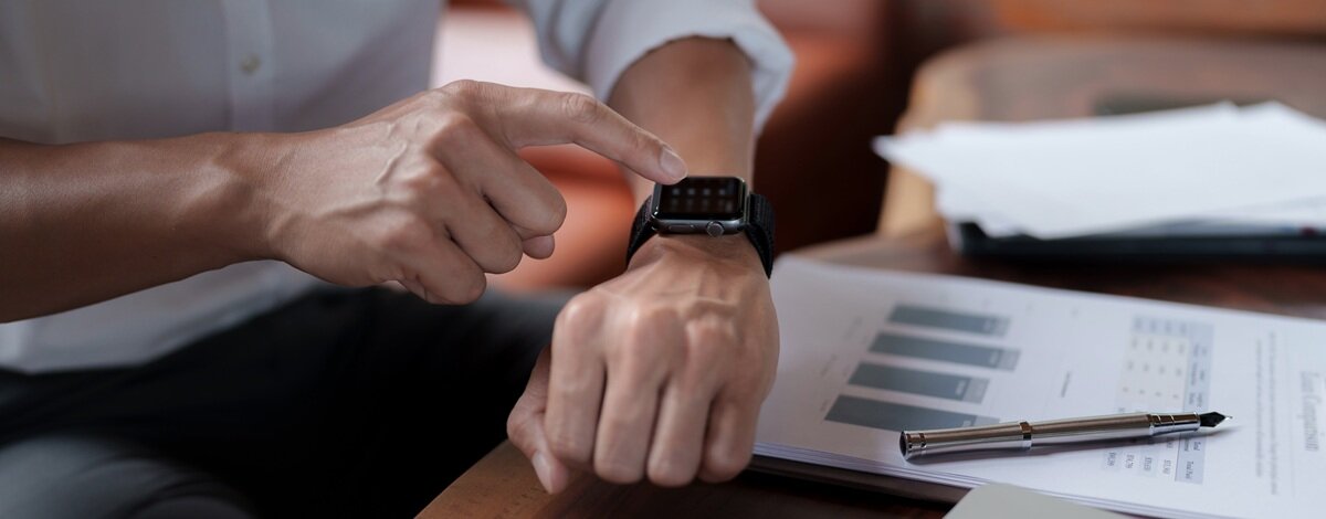 Jak uruchomić i ustawić smartwatch?