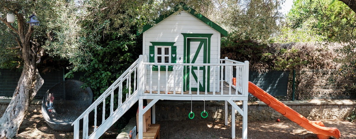 Domek drewniany dla dzieci 2+