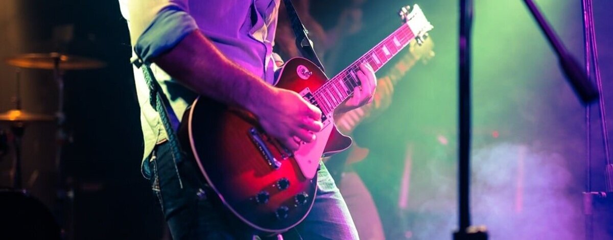 Jaka gitara elektryczna na początek Struna do gitary elektrycznej