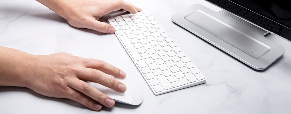 Podstawka pod laptopa z regulacją