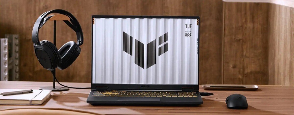 ASUS odświeżył serię TUF Gaming. Model 16 (2026) stawia na ciszę i praktyczne zmiany Ten laptop rozwiązuje problem, który od lat irytował graczy. ASUS w końcu zrobił to po swojemu