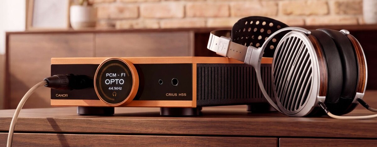 Canor Crius H5S zastępuje kilka urządzeń na raz. To dobry punkt wejścia do świata audio Canor Crius H5S
