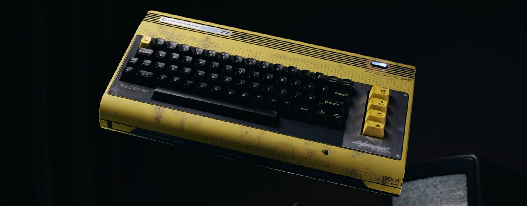 Komputer Commodore 77 rodem z Cyberpunka. Takiego sprzętu nie powstydziłby się netrunner z Night City Komputer Commodore