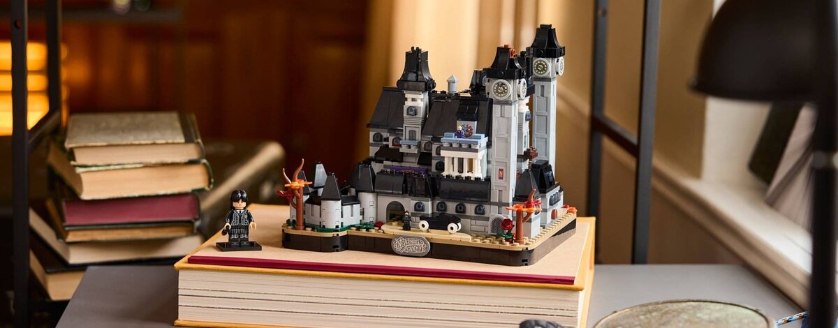 Dwa zestawy LEGO Wednesday zapowiedziane. Premiera jeszcze przed Halloween LEGO Wednesday